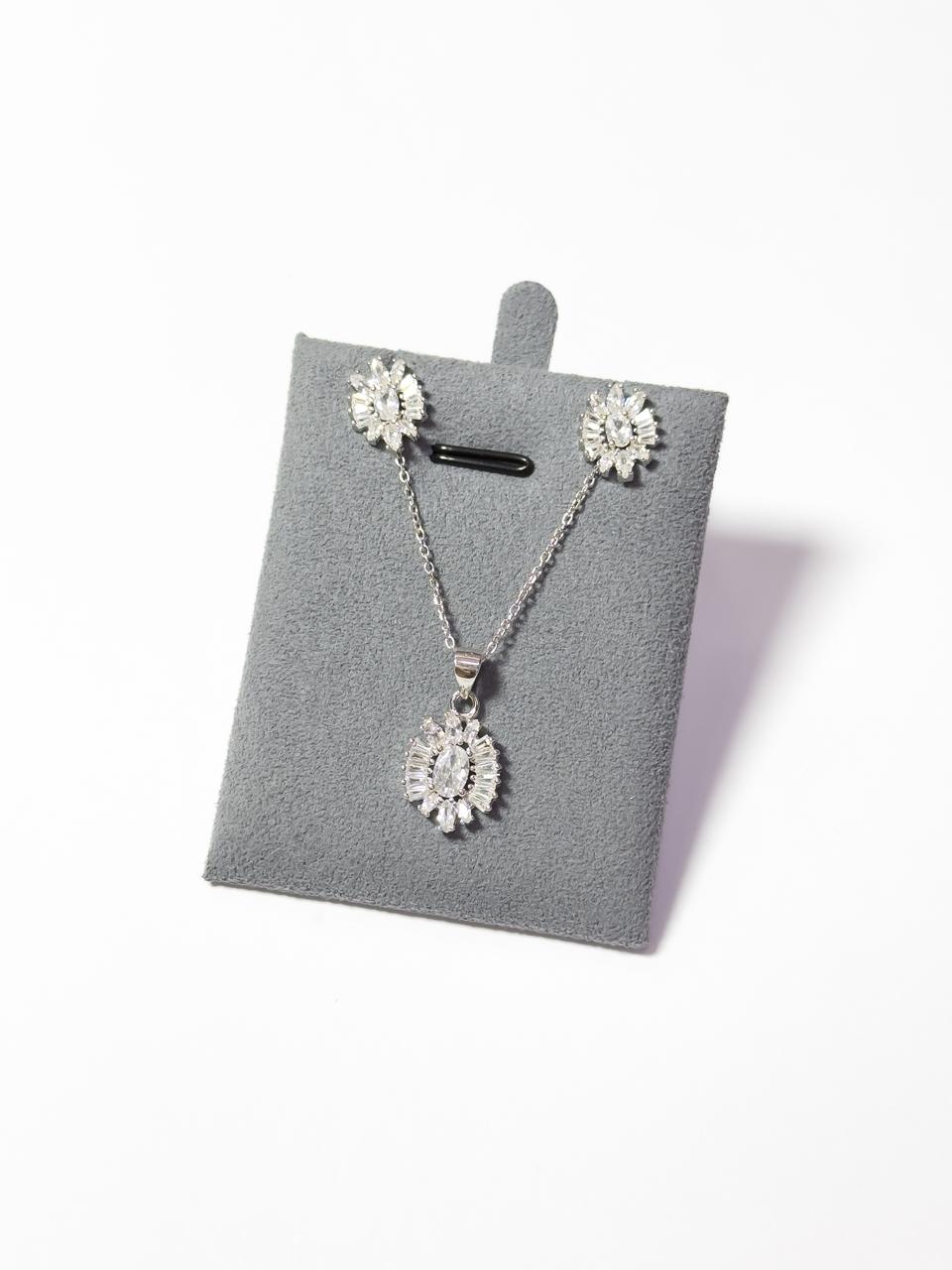 طقم قلادة مع حلق بالفضة