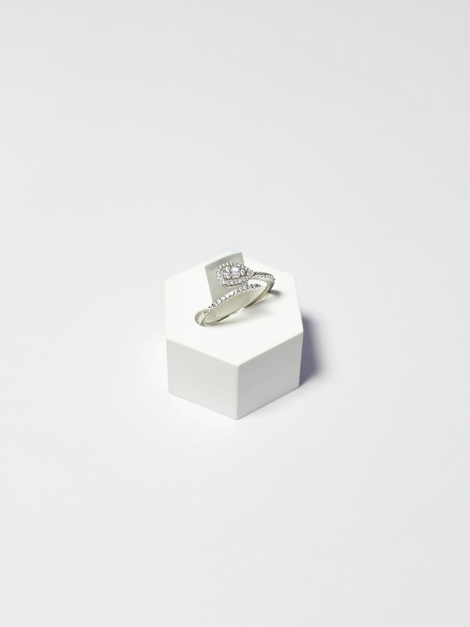 خاتم بالفضة