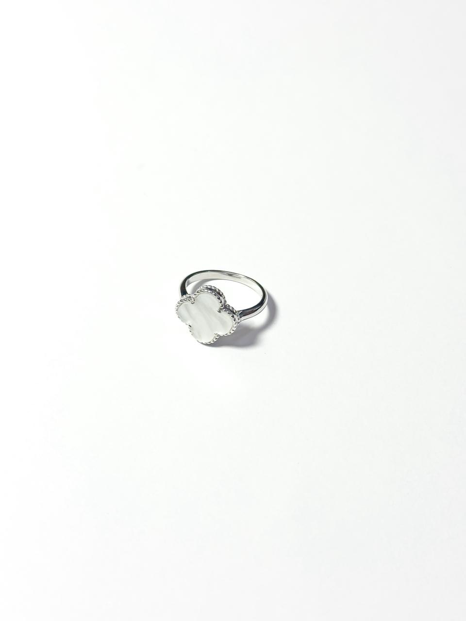 خاتم بالفضة