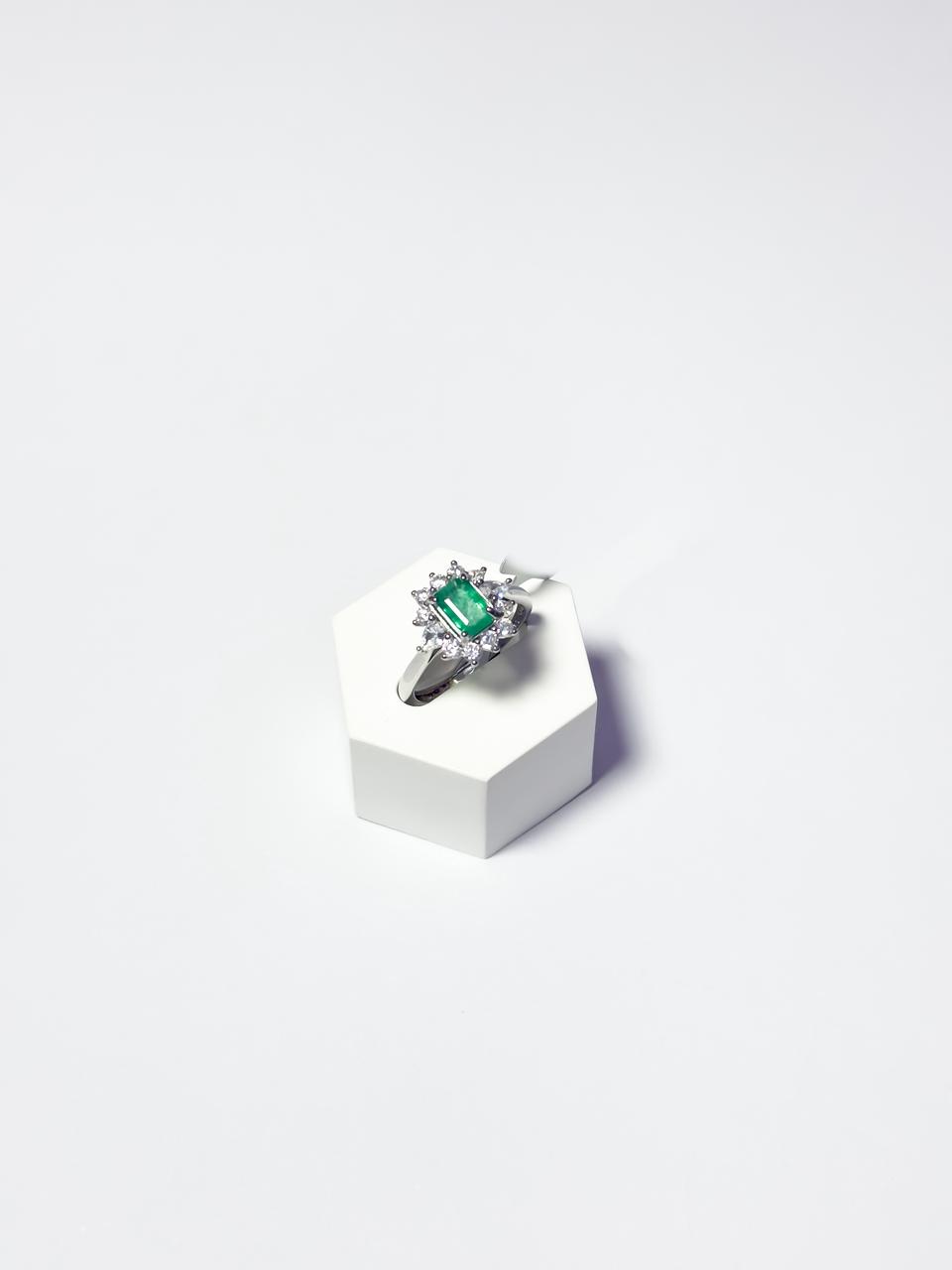 خاتم زمرد بالفضة 