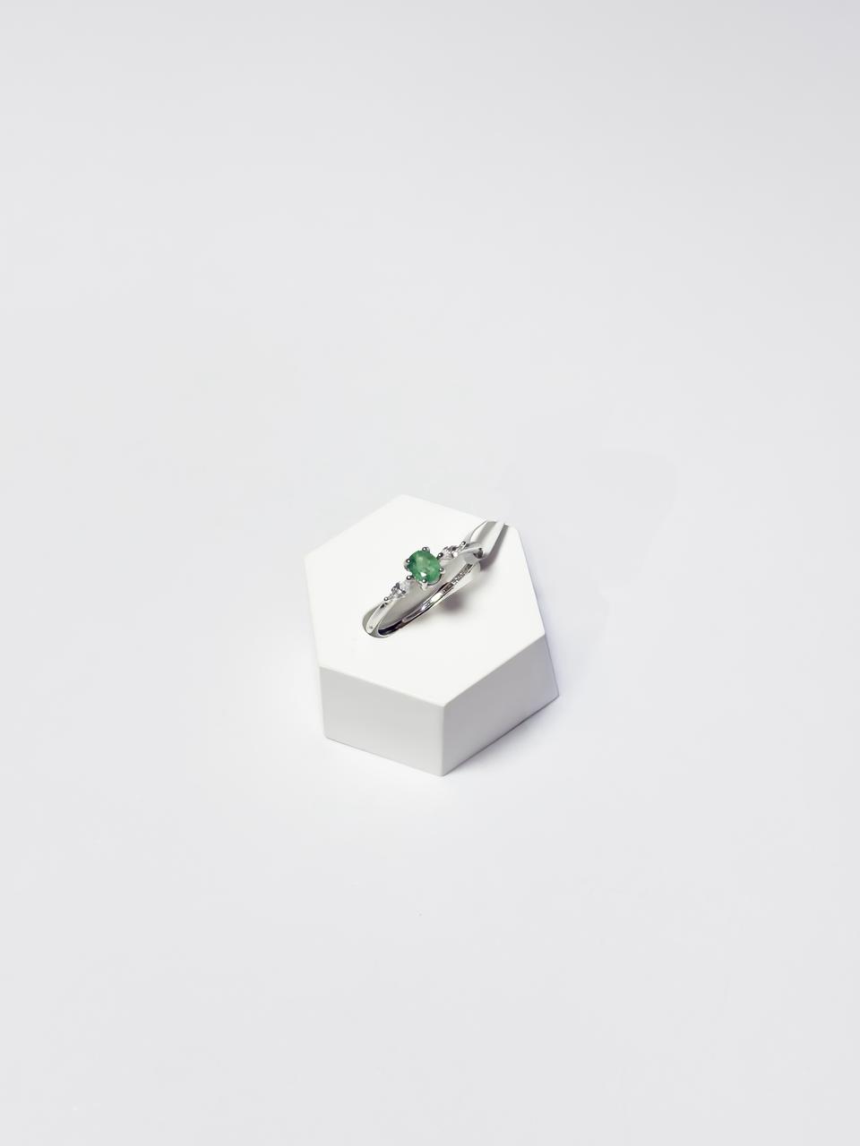 خاتم زمرد بالفضة