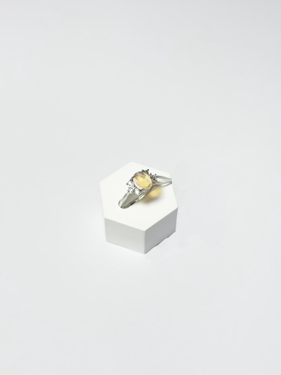 خاتم اوبال بالفضة