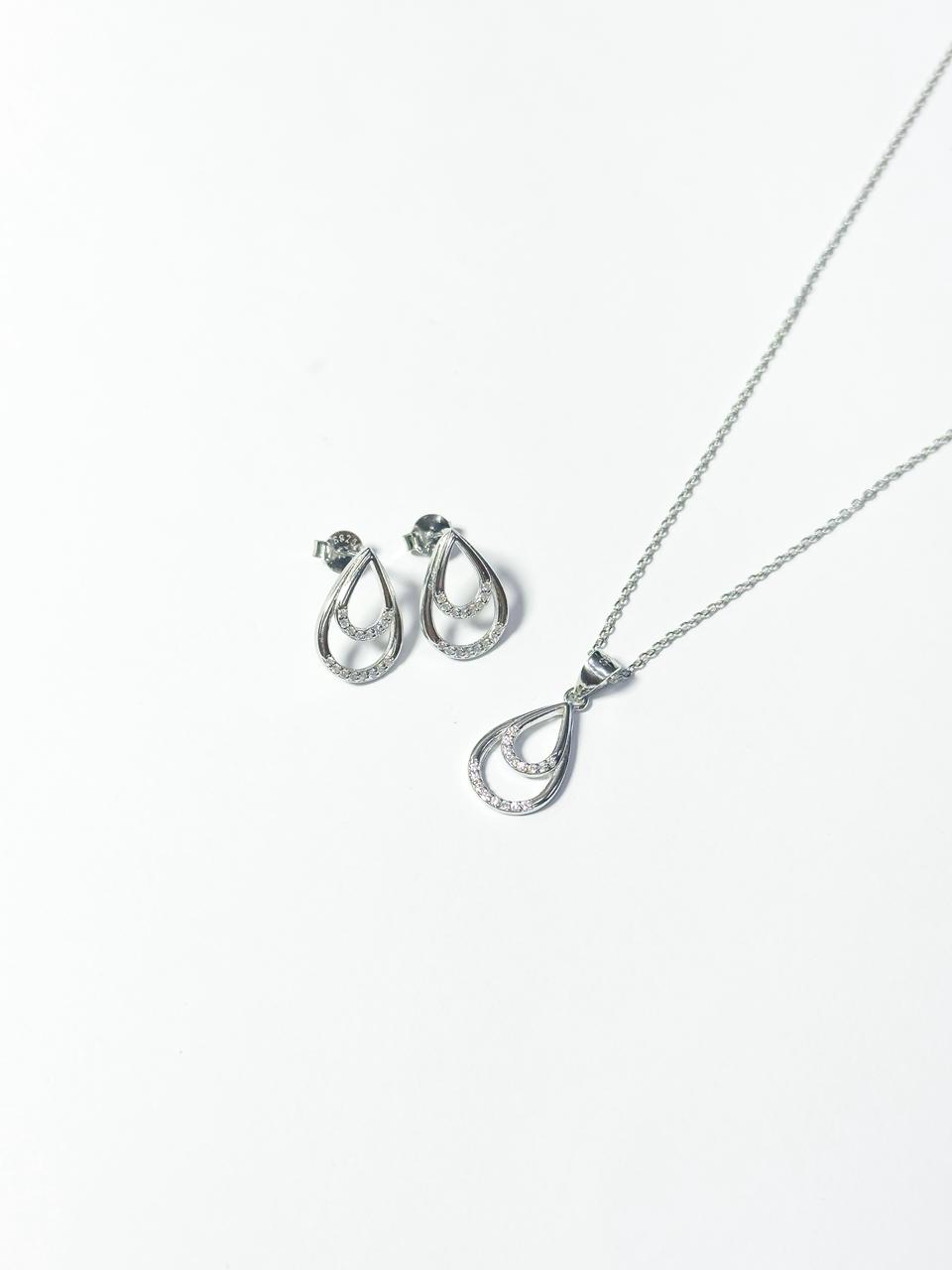 قلادة مع حلق بالفضة 