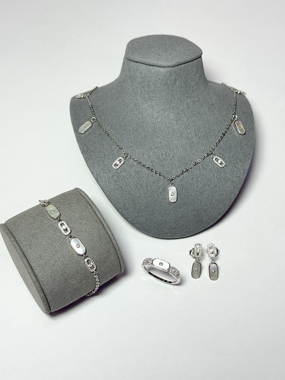 طقم عقد بالفضة