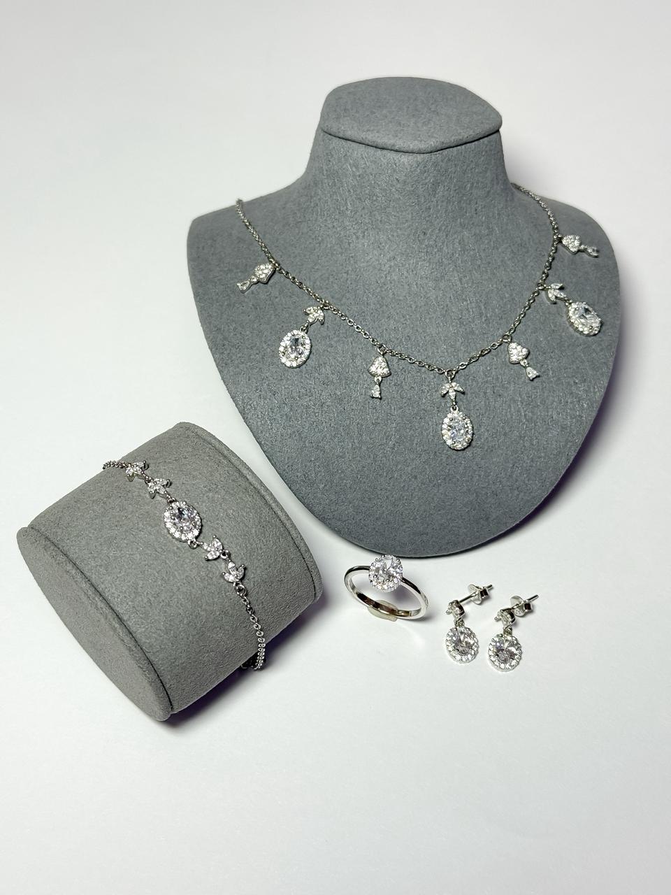 طقم عقد بالفضة