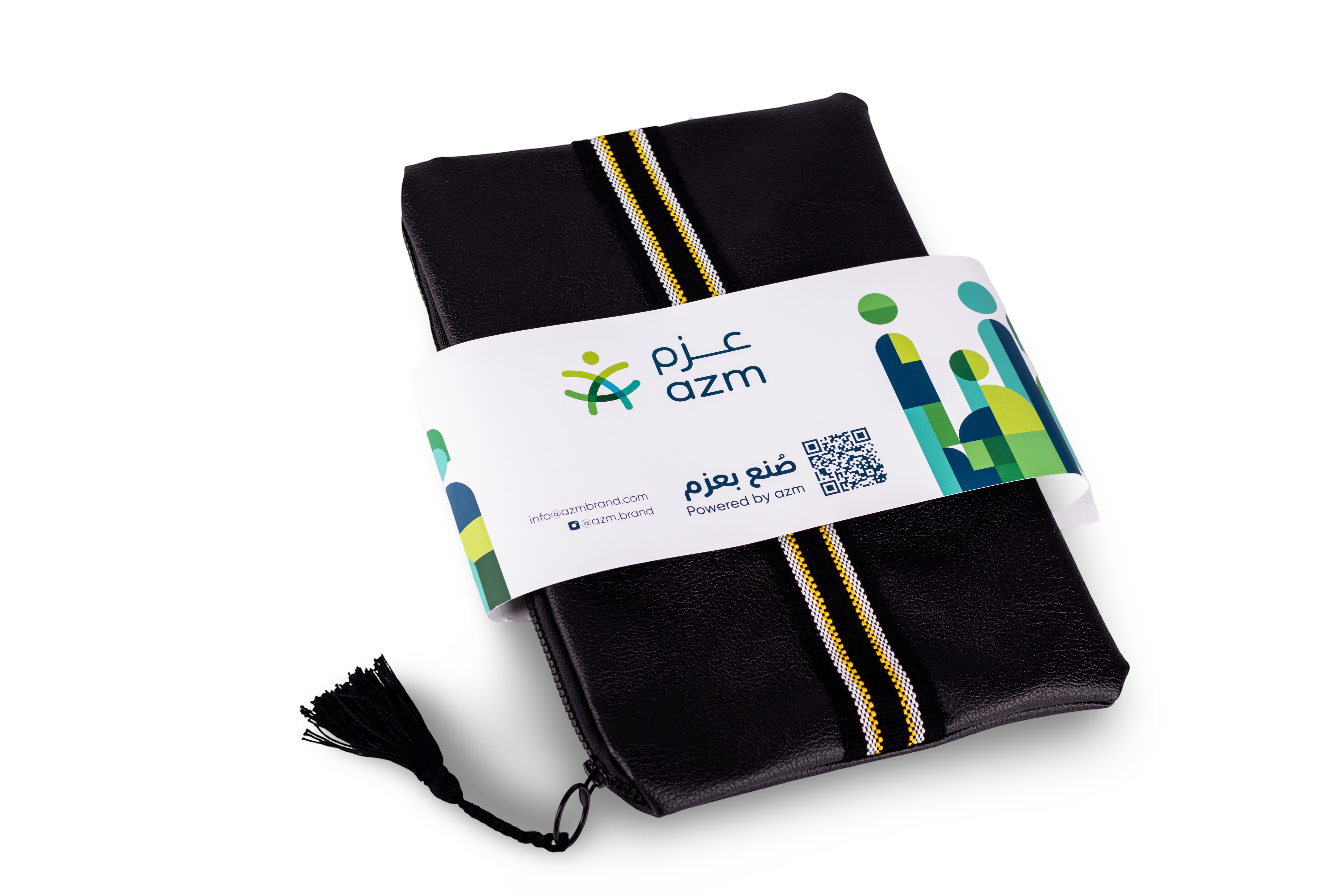 حقيبة جلدية مطرزة بالنسيج العماني