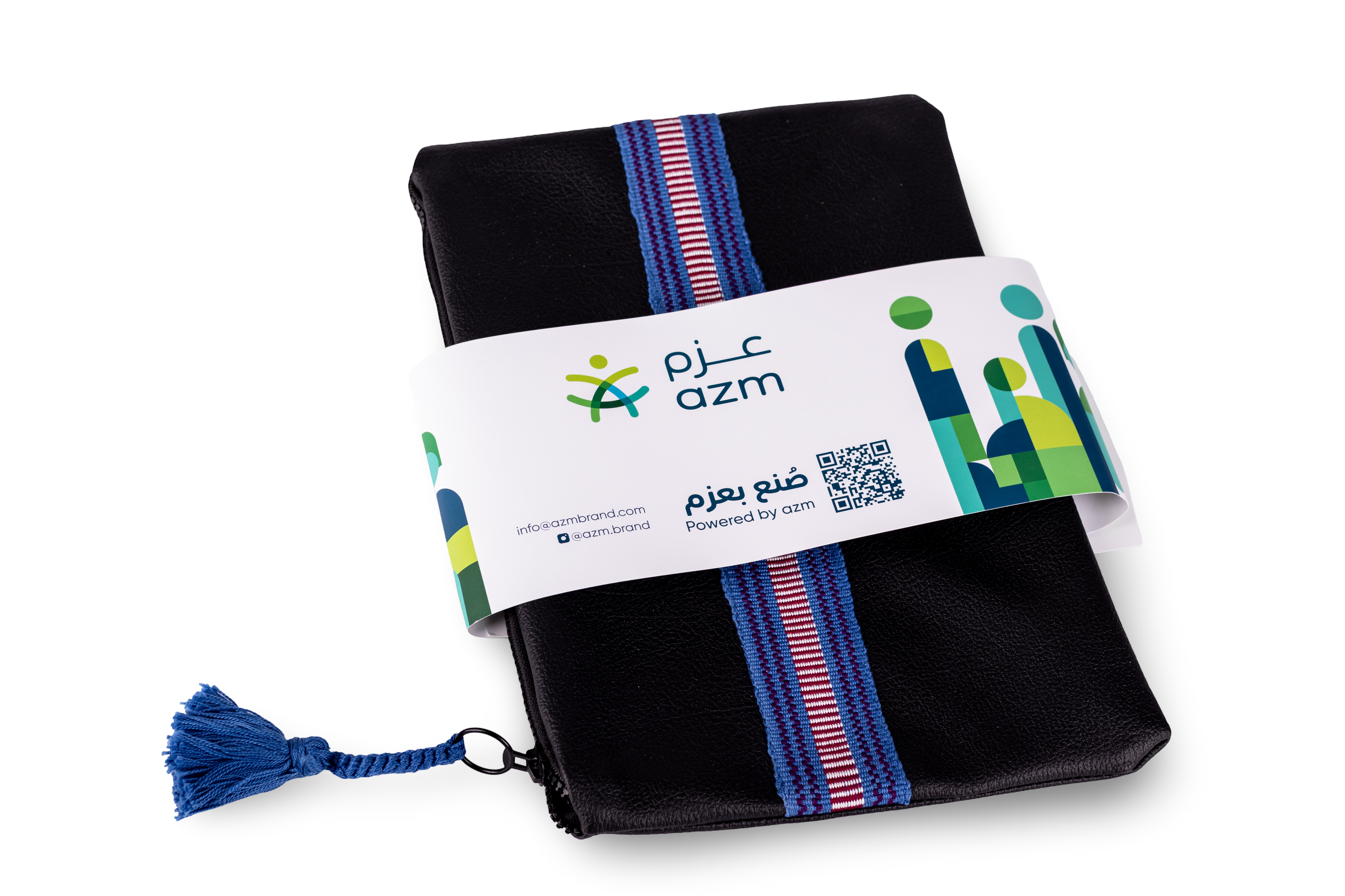 حقيبة جلدية مطرزة بالنسيج العماني